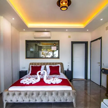 Deniz Ve Doga Manzarali Luks Islamlar Kalkan Villa