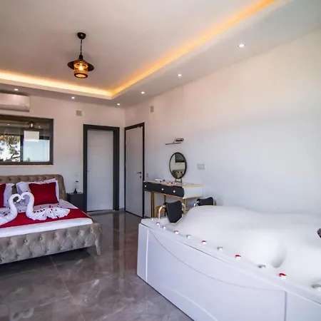 Villa Deniz Ve Doga Manzarali Luks Islamlar Kalkan Kas